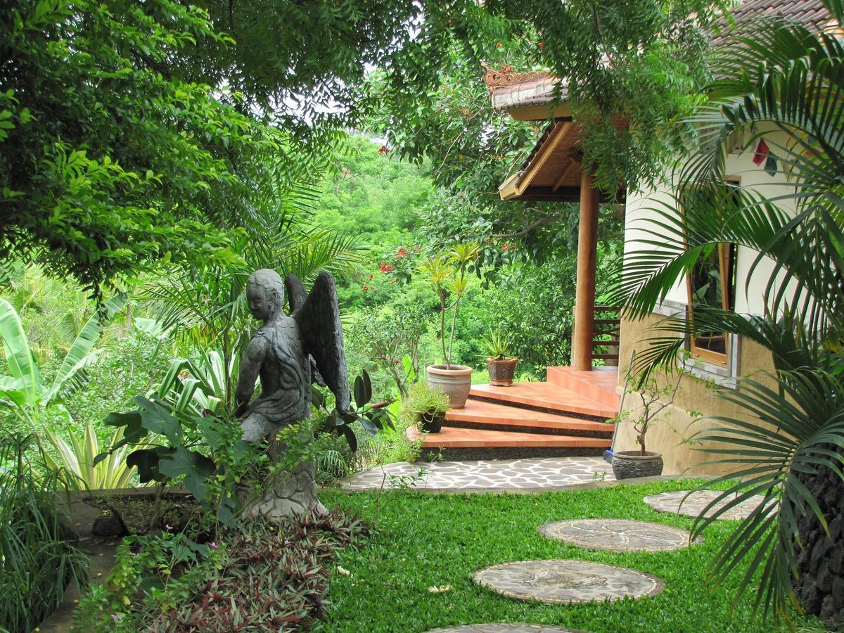 Sananda Bungalow Lovina  Phòng bức ảnh